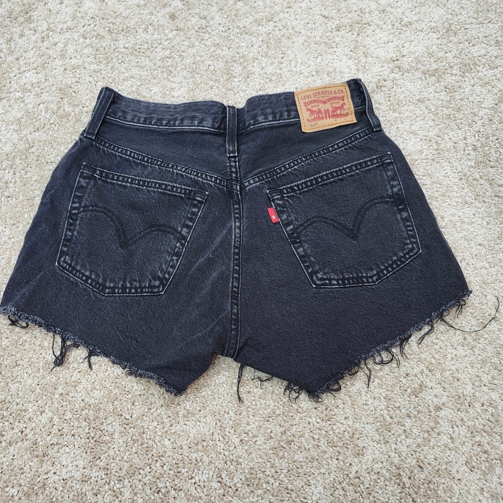 Levi's 501 Shorts High Rise Faded Black Denim Cut-Off Casual 27 - Picture 2 of 5